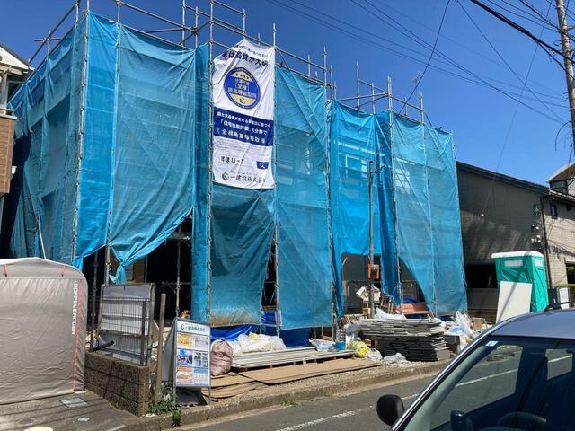 前面道路６ｍの並列駐車につき、車庫入れ地震のない方にもオススメ