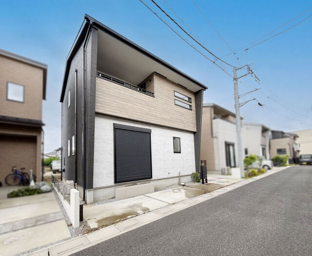 一部アースカラーのインターロッキングを採用した街区内道路